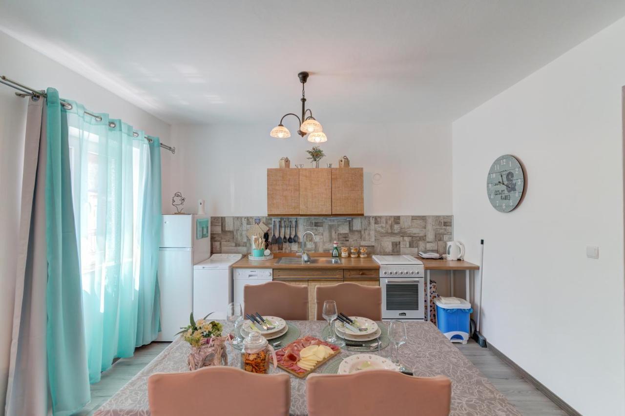 Apartman More Apartment เซนญ์ ภายนอก รูปภาพ