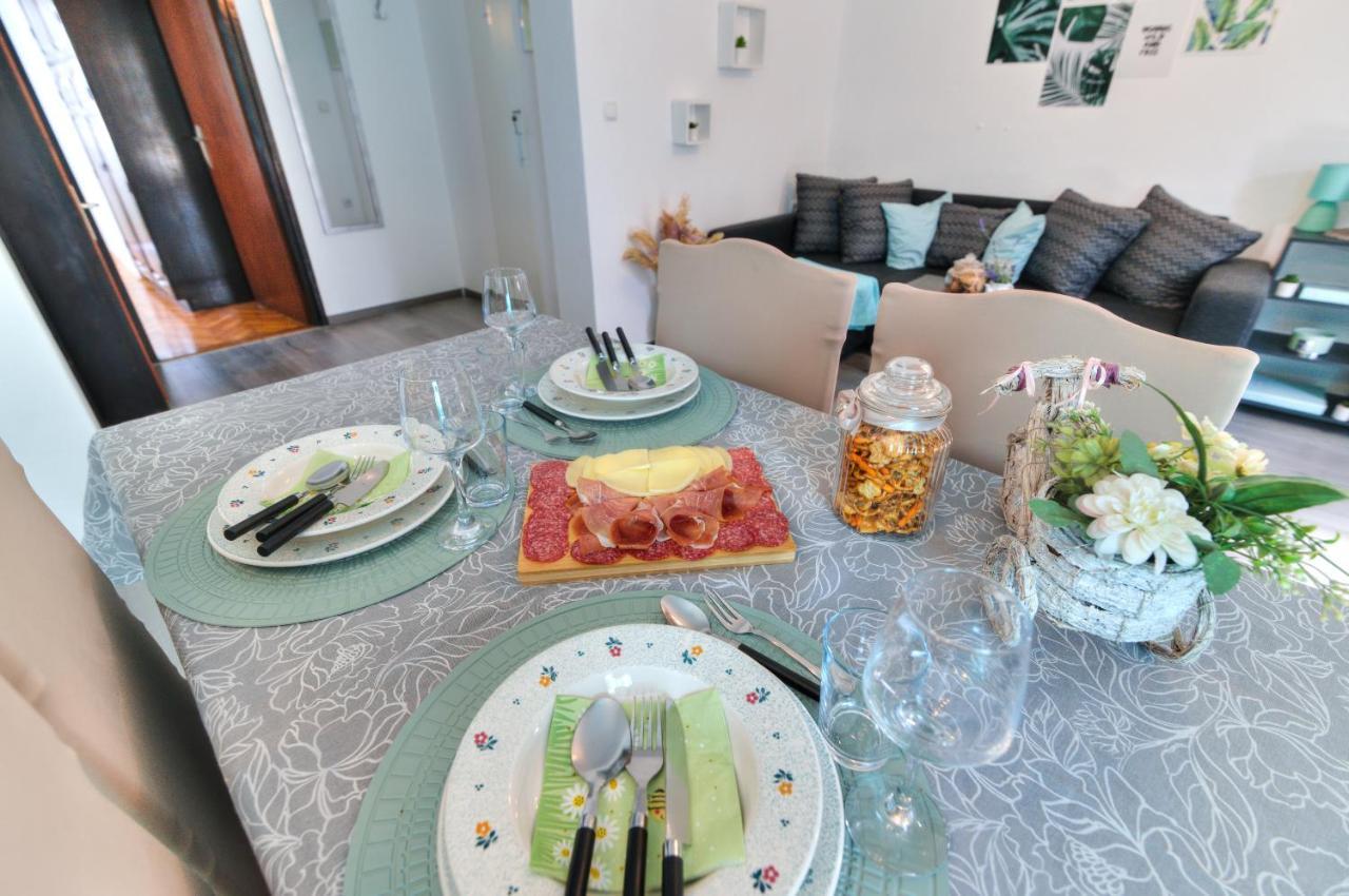 Apartman More Apartment เซนญ์ ภายนอก รูปภาพ